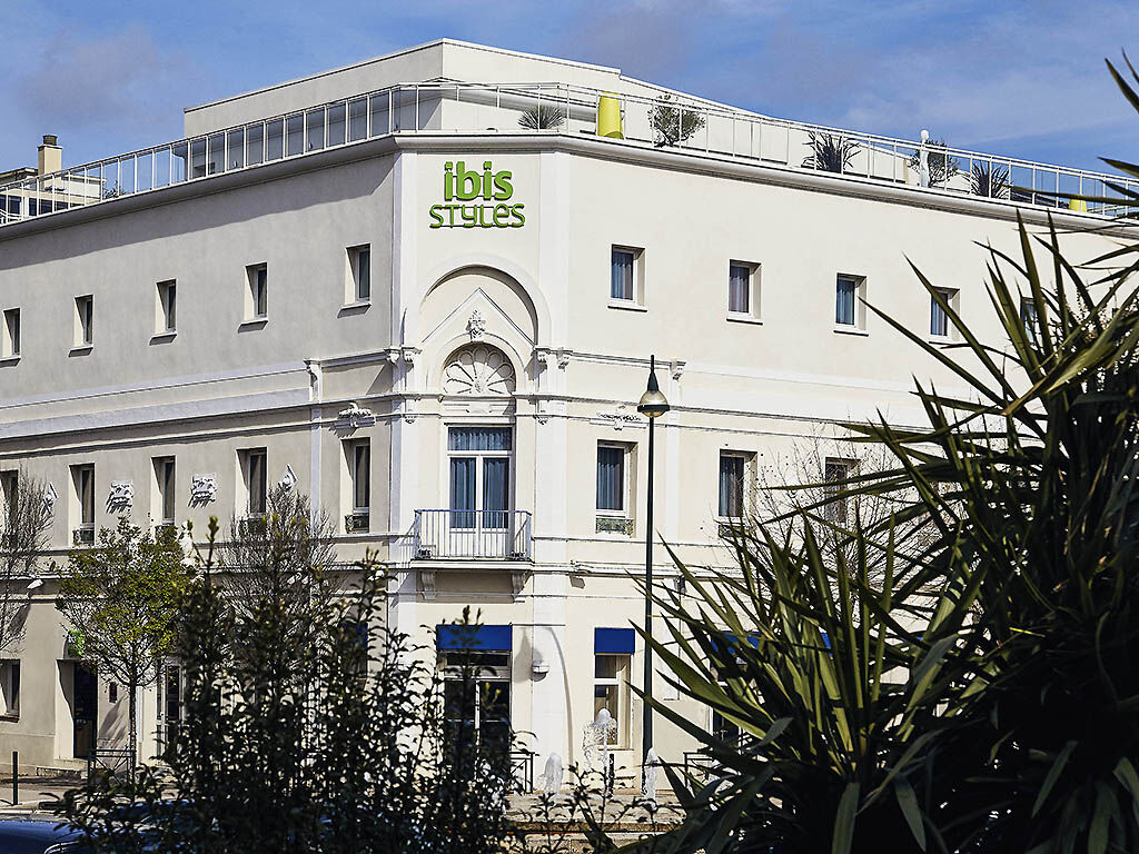 Ibis Styles Hyeres Rooftop & Spa Exterior foto